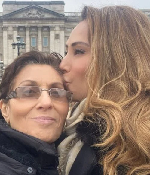 Iulia Vantur with her mother