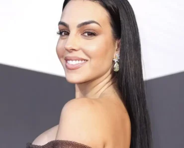 Georgina Rodriguez Bio – Age, Net Worth, Income & Career Highlights